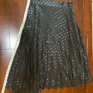 CYNTHIA ROWLEY Black Metallic Polka Dot Accordion Pleated Midi Skirt Size 4 EUC